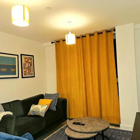 Exquisite Cosy 2-Bed Apartment In Salford Manchester Eksteriør billede