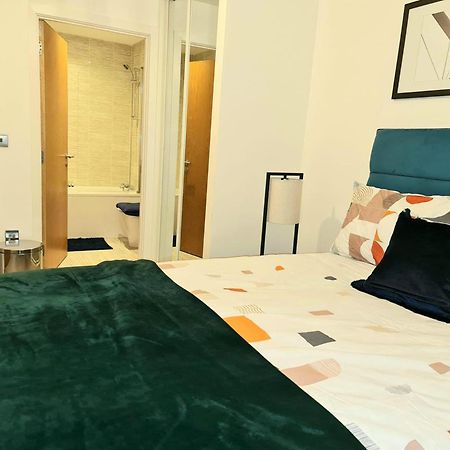 Exquisite Cosy 2-Bed Apartment In Salford Manchester Eksteriør billede