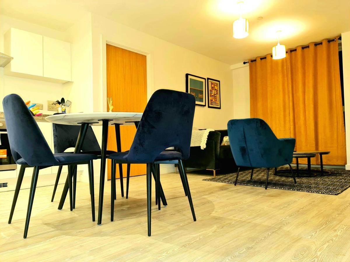 Exquisite Cosy 2-Bed Apartment In Salford Manchester Eksteriør billede