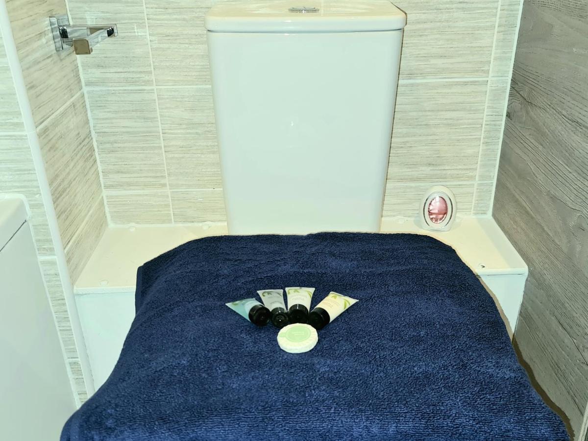 Exquisite Cosy 2-Bed Apartment In Salford Manchester Eksteriør billede