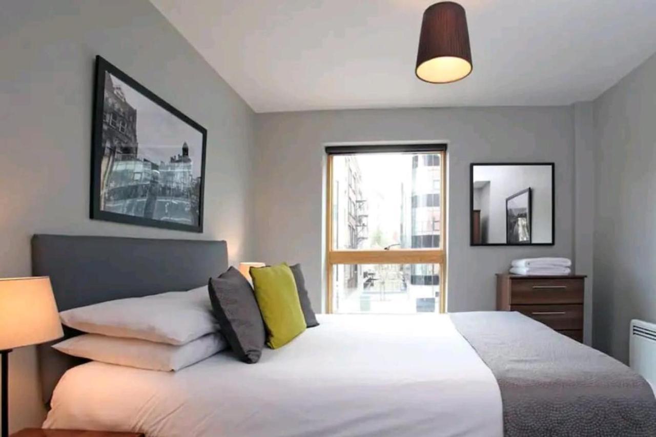 Exquisite Cosy 2-Bed Apartment In Salford Manchester Eksteriør billede